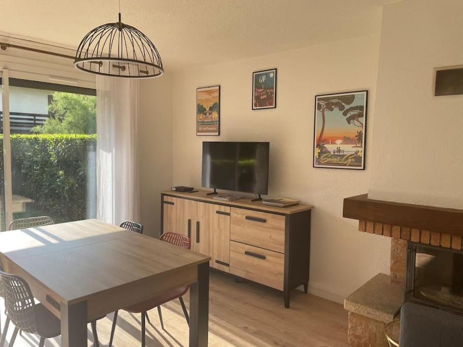 Maison Tres Agreable Avec Exterieurs, Bien Situee Au Plan D'Eau Embrun Ngoại thất bức ảnh